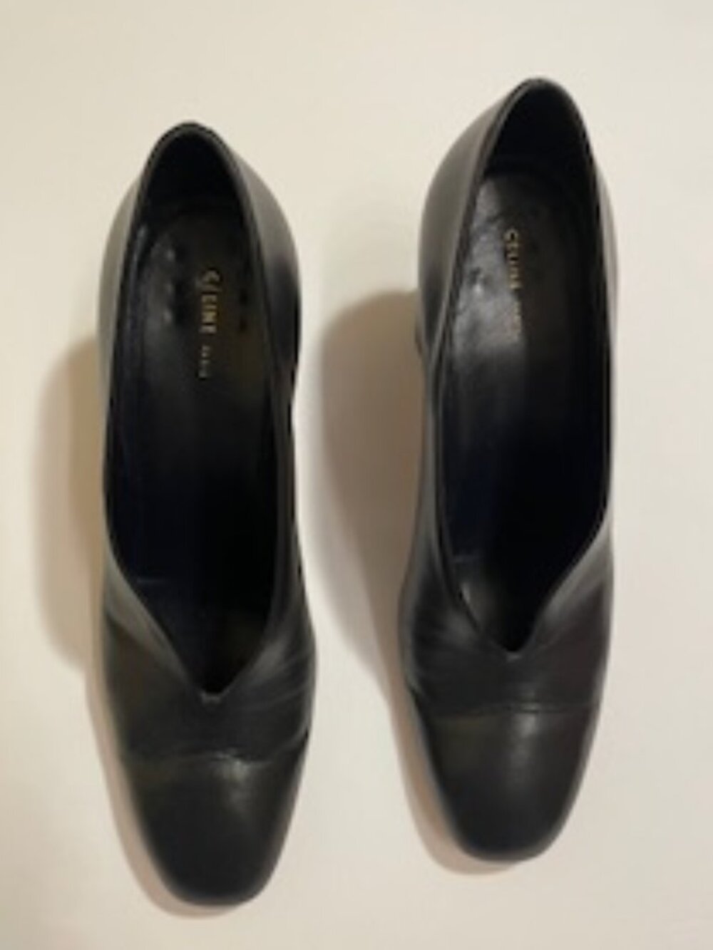 Celine Black Calfskin V Neck Chunky Heel 2.75" Pumps - Size 8 - Picture 1 of 5